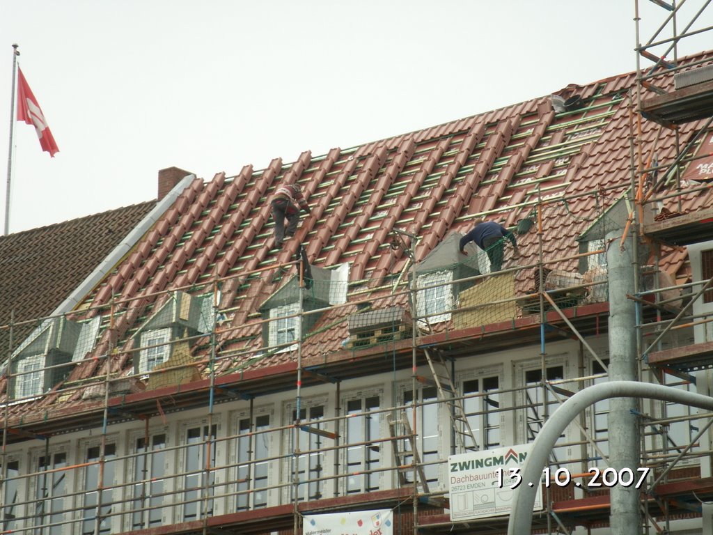 Tilers on a rooftop, Dachbau 2. by c.s.