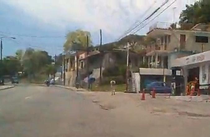 Avenida Eduardo Chivas, (Carretera del Morro), Santiago de Cuba by BZT-0333