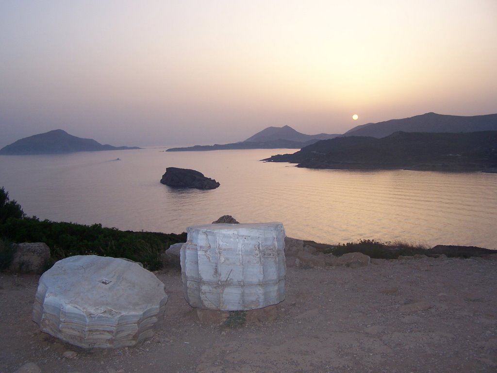 Grecia - Soùnio - dal Tempio di Poseidone, tramonto sul Mar Egeo by ©marica ferrentino