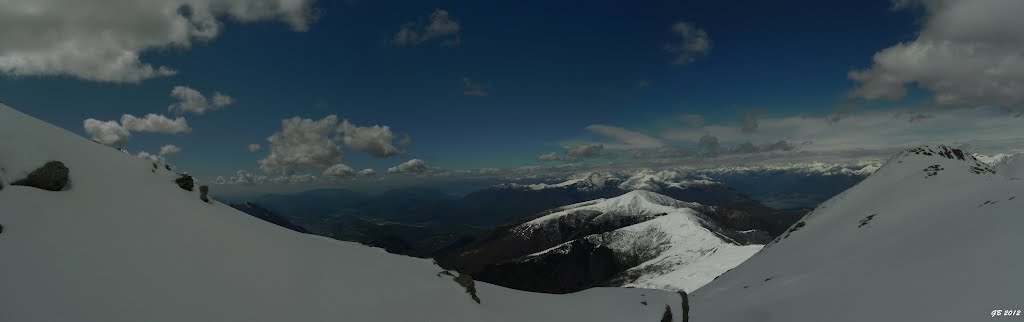 Panorama dall'anticima del Monte Gazzirola verso Ovest by GabrieleB.77