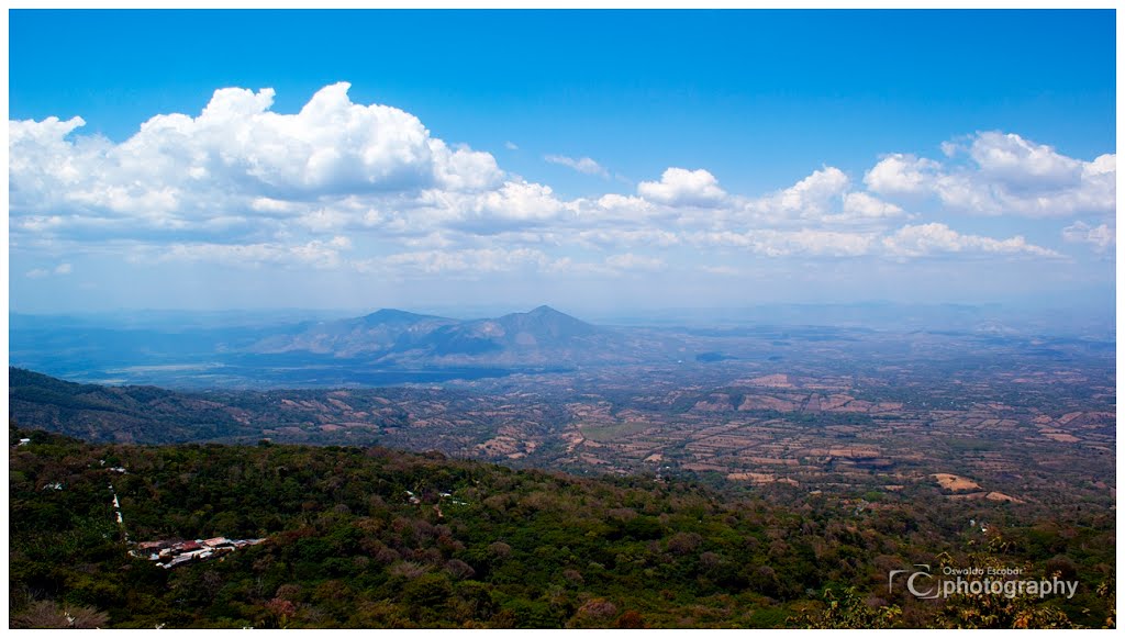 Vista panorámica desde Alegría by Oswaldo Escobar