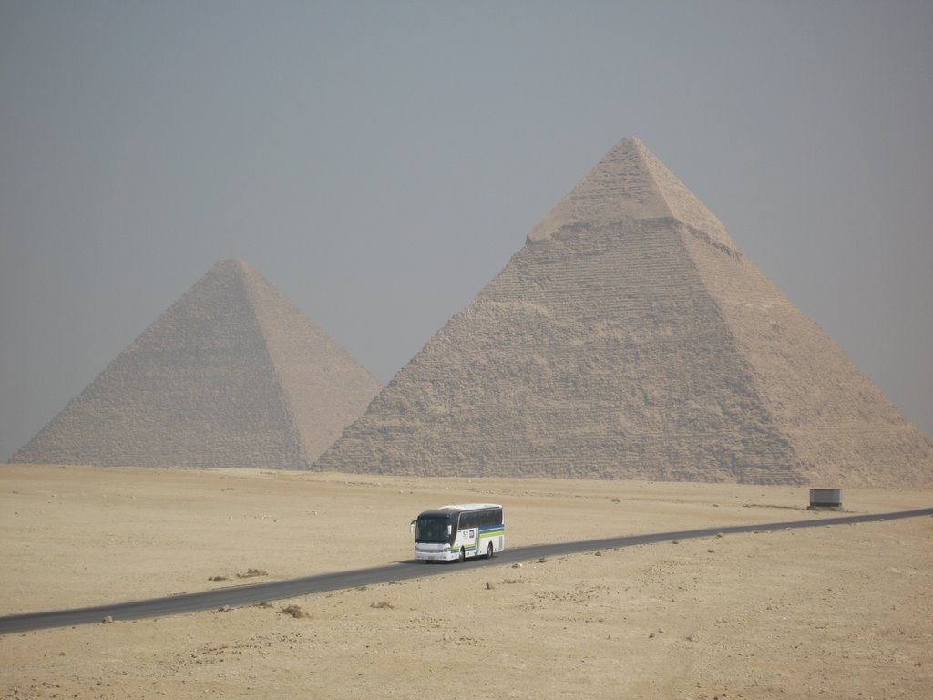 Pyramids at giza by Brian Schofield