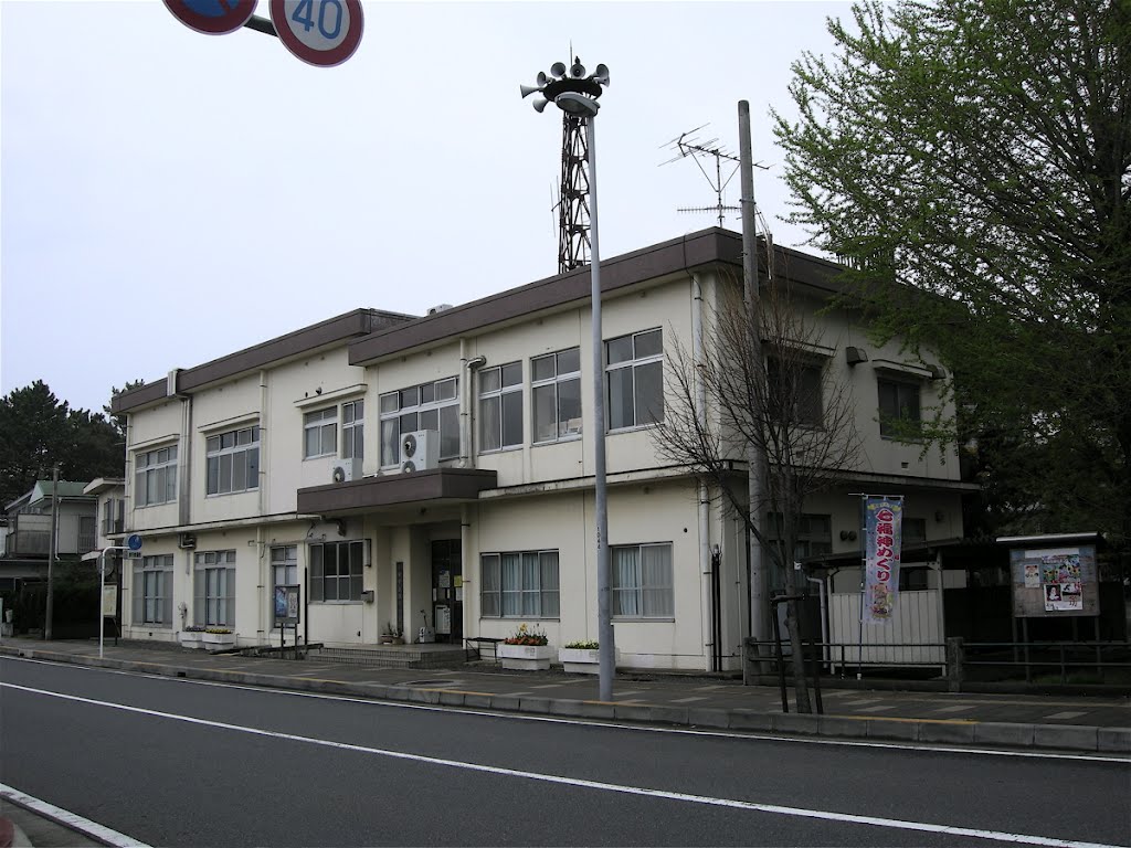 平塚市役所・須賀公民館 (Hiratsuka city hall, Suka community center) by yossy