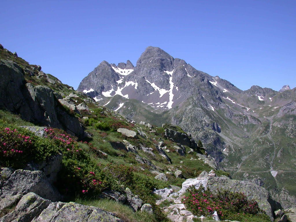 Le Lurien depuis les lacs de Carnau by Jean-Marc VOLPELIERE