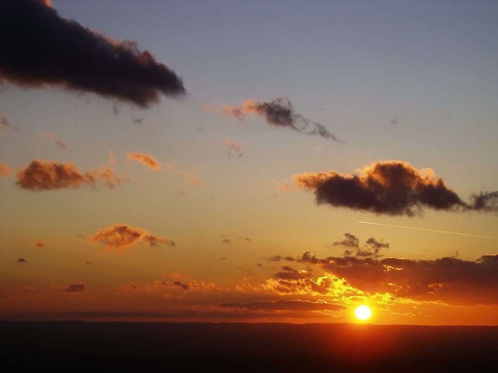 Západ slunce na Kralupské vyhlídce na úbočí Řípu - Sunset viewed from lookout Kralupská on the slope of the mountain Říp by Tomas K☼h☼ut