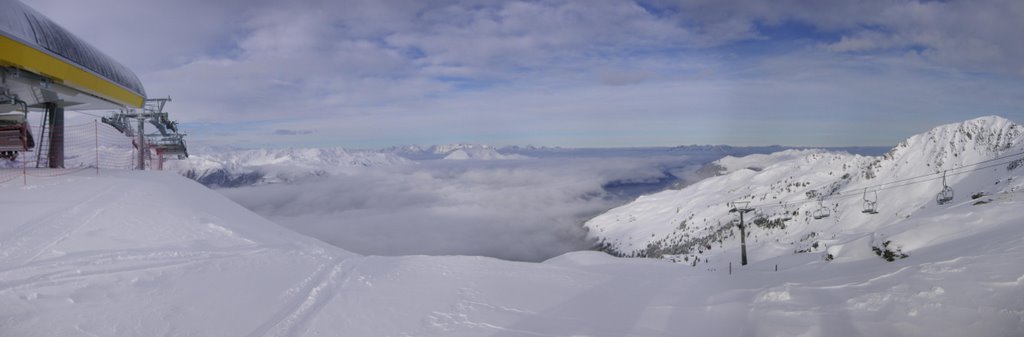 Tal im Nebel Zillertal Arena Januar 2008 by Rene Soukup