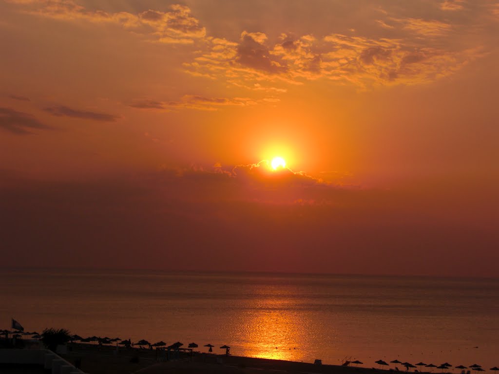 Sonnenaufgang Faliraki Beach by Bogdan Erkert LM