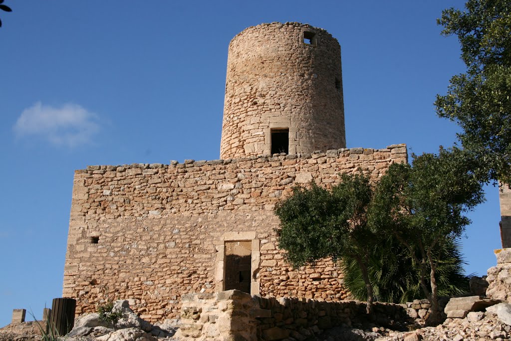 Torre de Miquel Nunis by Ramón Sobrino Torren…