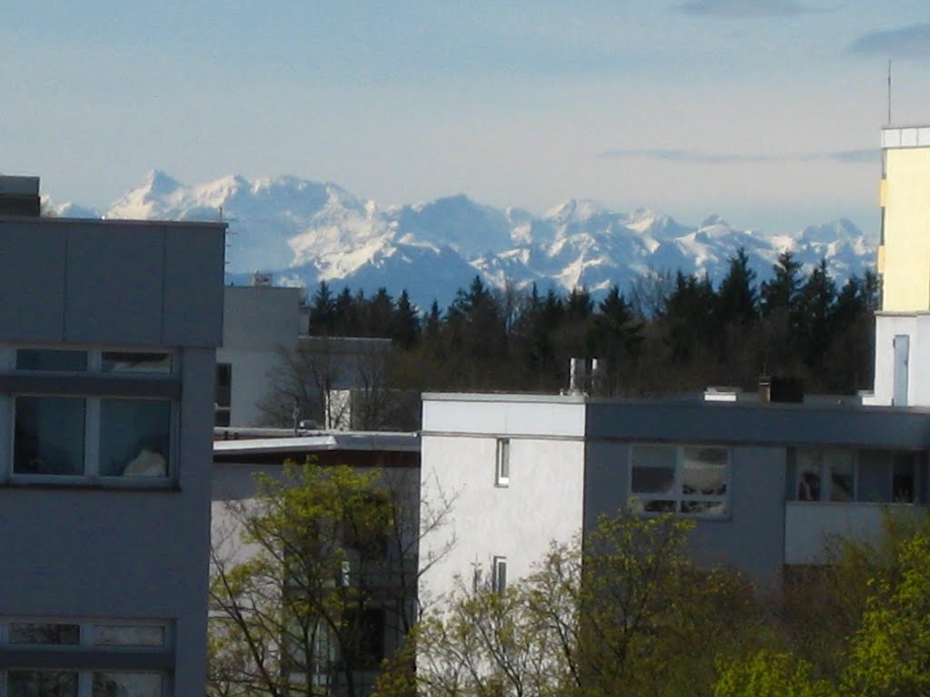 Karwendelgebirge - links Birkkar-Spitze, Ödkar-Spitze, Seekar-Spitze bis Große Riedlkar-Spitze (Blick von Haar gen Süden) by AndiN