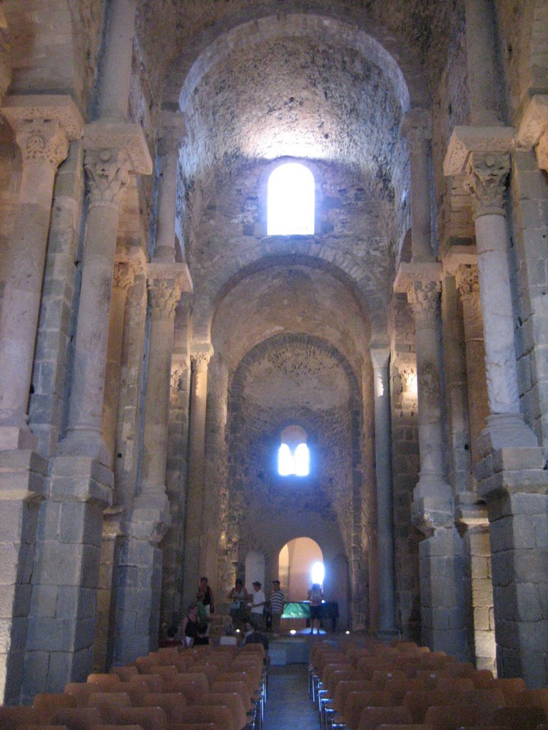 Interior St Pere de Rodes by Joel Marimon Bonet