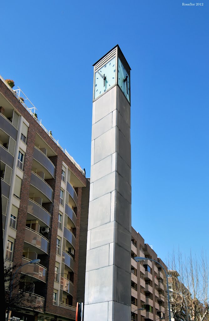 Huesca: Reloj de plaza de Santa Clara by Rosaflor