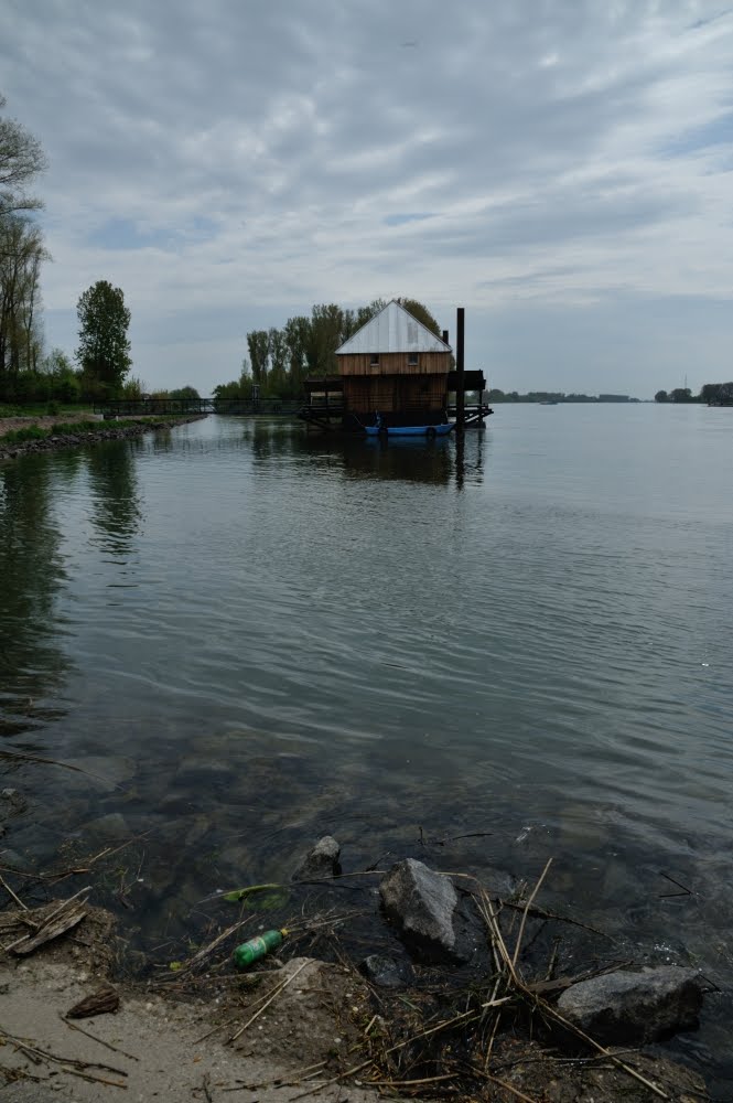 Schiffsmühle an Rhein - Heck by der_HifiFreaK