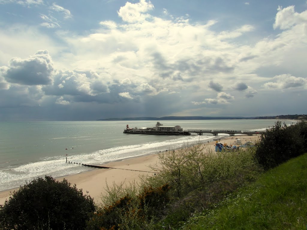 Bournemouth Pier 04/12 by Joe Percy