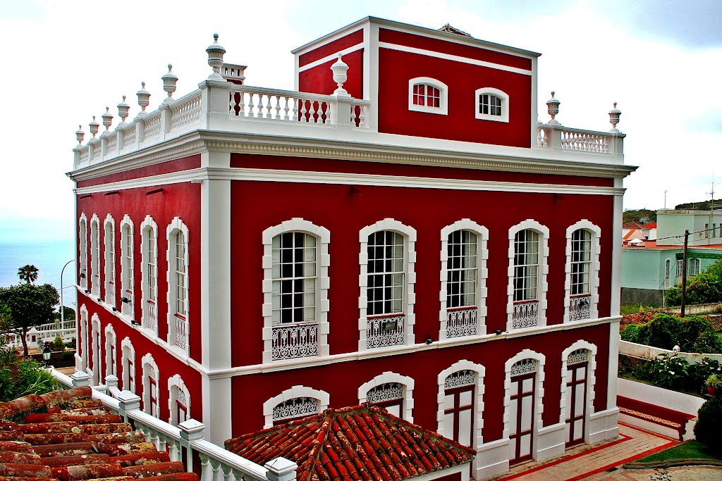 MUSEO CASA ROJA VILLA DE MAZO by JUANJO GONZALEZ