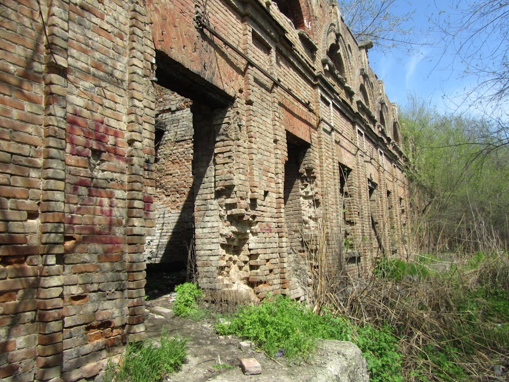 Old Rostov-on-Don, Paramonov's Warehouses (architectural monument) by Valentine Verchenko