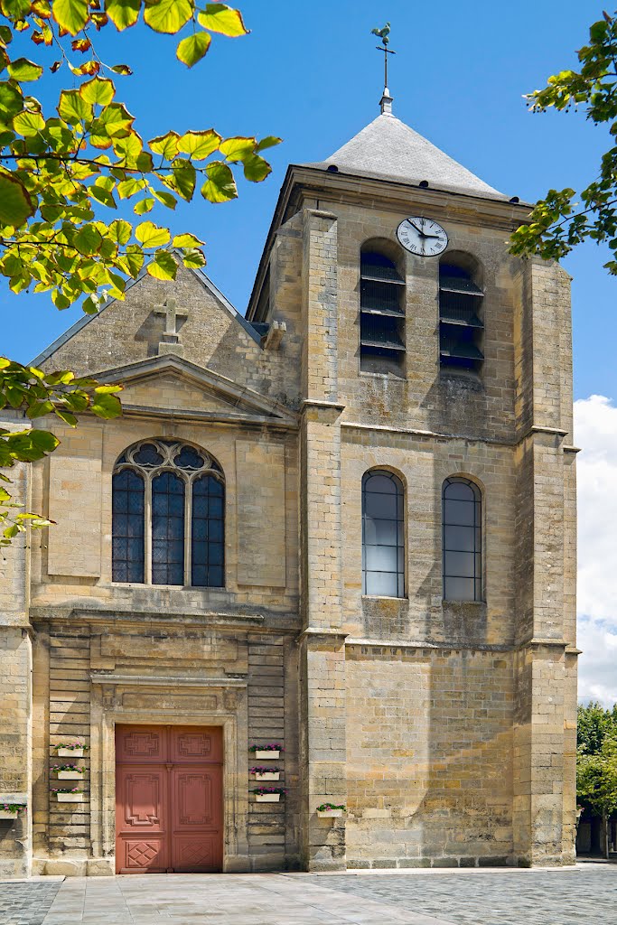 L'église Sainte Geneviève de Gouvieux by Berpiet