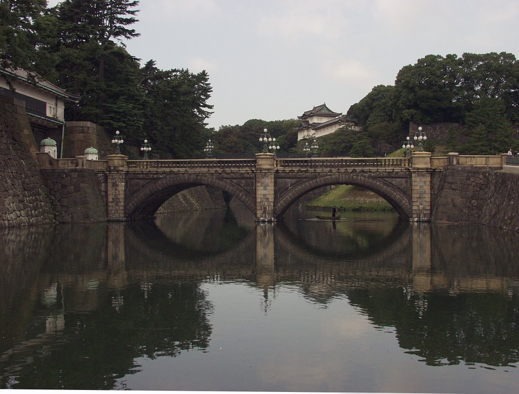 Tokyo, Imperial Palace. Kokyo Sei Gate bridge. by Kalymna