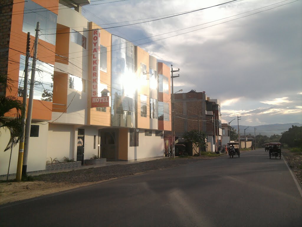 Construcciones nuevas Av Alfonso Ugarte C 23 by AmacedoS