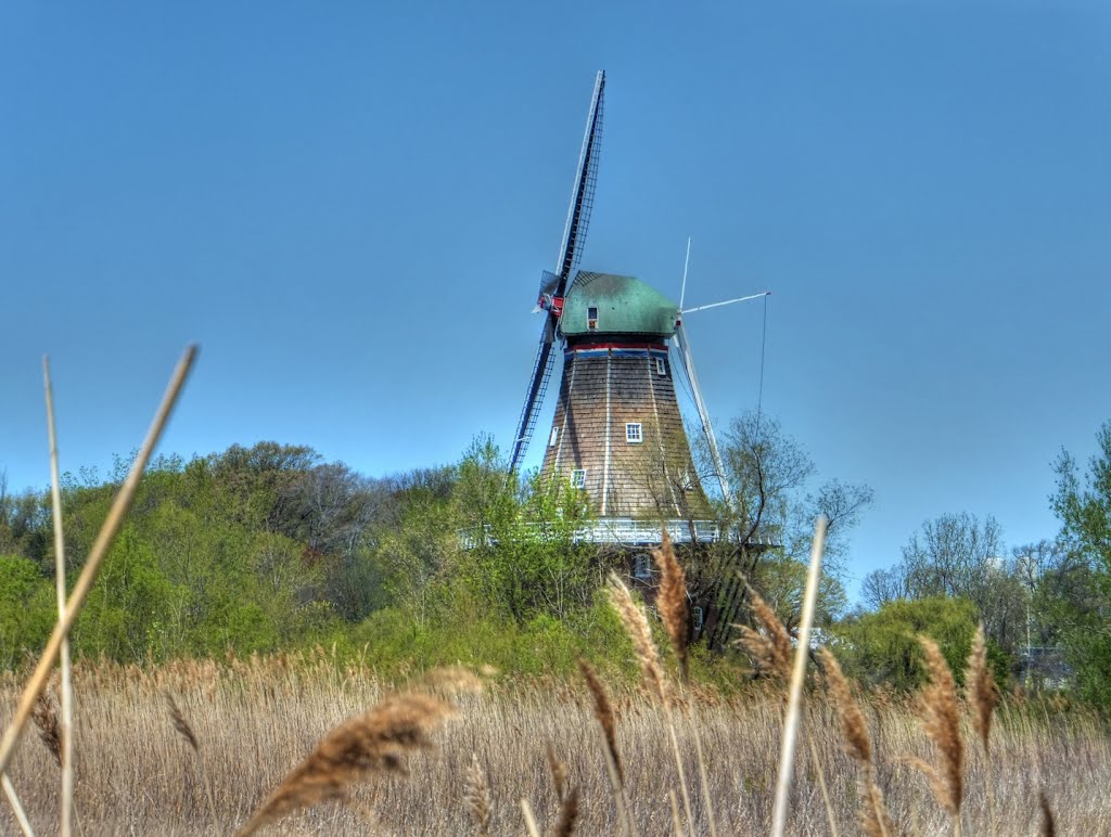 De Zwaan Windmill (Holland, MI) by Juan234