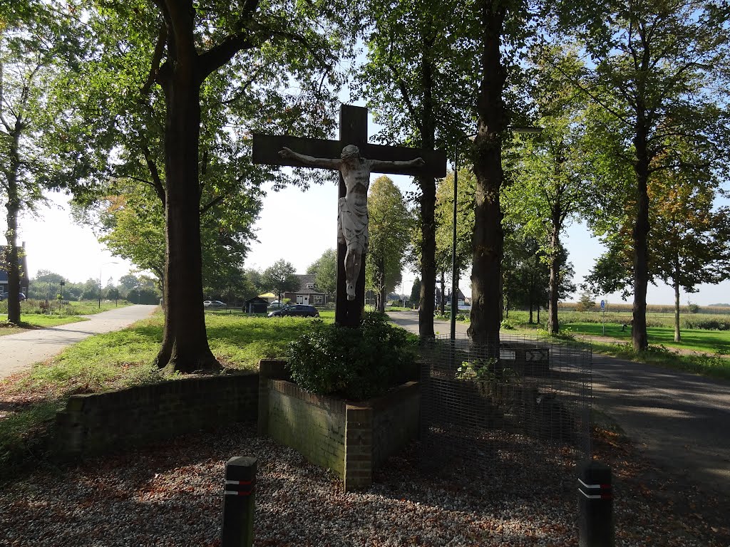 Crucifix at the Spoorstraat by Willem Nabuurs