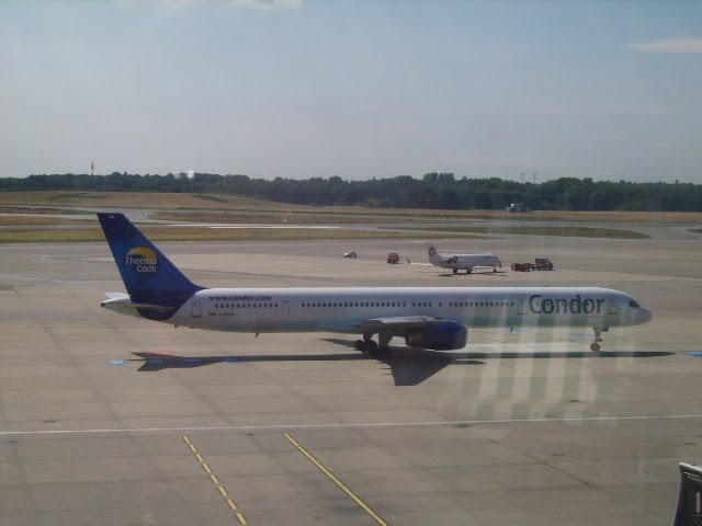 Boeing-757-300 D-ABOH, HAM Juni 2008 by Jan Münster