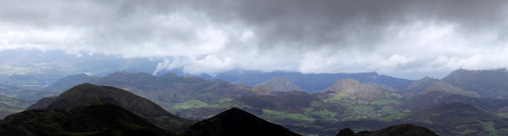 PANORÁMICA DESDE EL MIRADOR DE LA REINA by OSTAJOSEBA