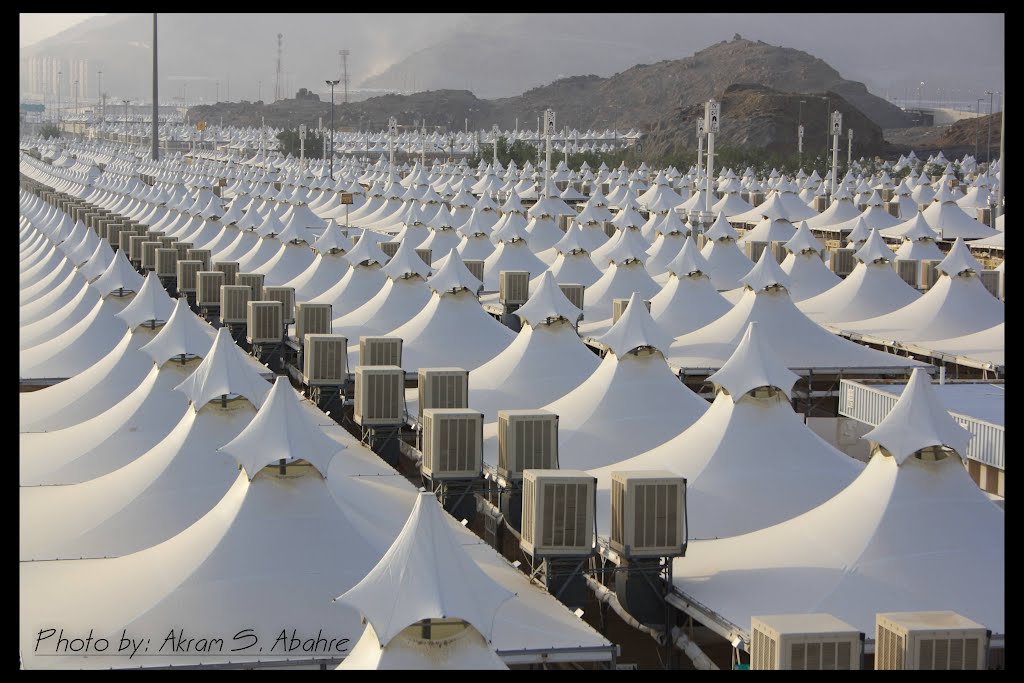 Muna Tents by Akram Abahre