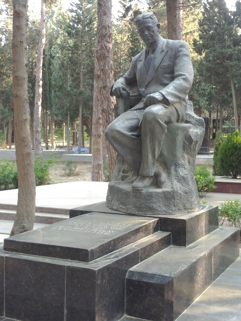 28.04.2012 Bakı, Üzeyir Hacıbəyovun məzarı by user/54777