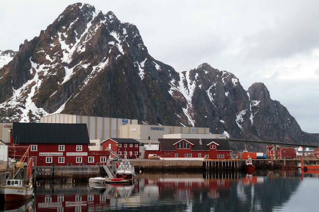 Svolvær by Herman Jelstad