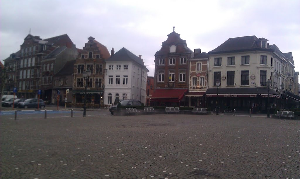 Westwand Grote Markt Diest by BaliBennie Kuiper