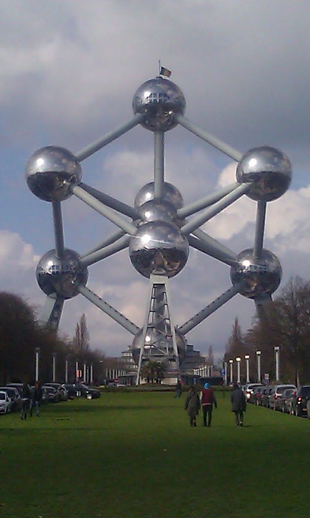 Atomium by BaliBennie Kuiper