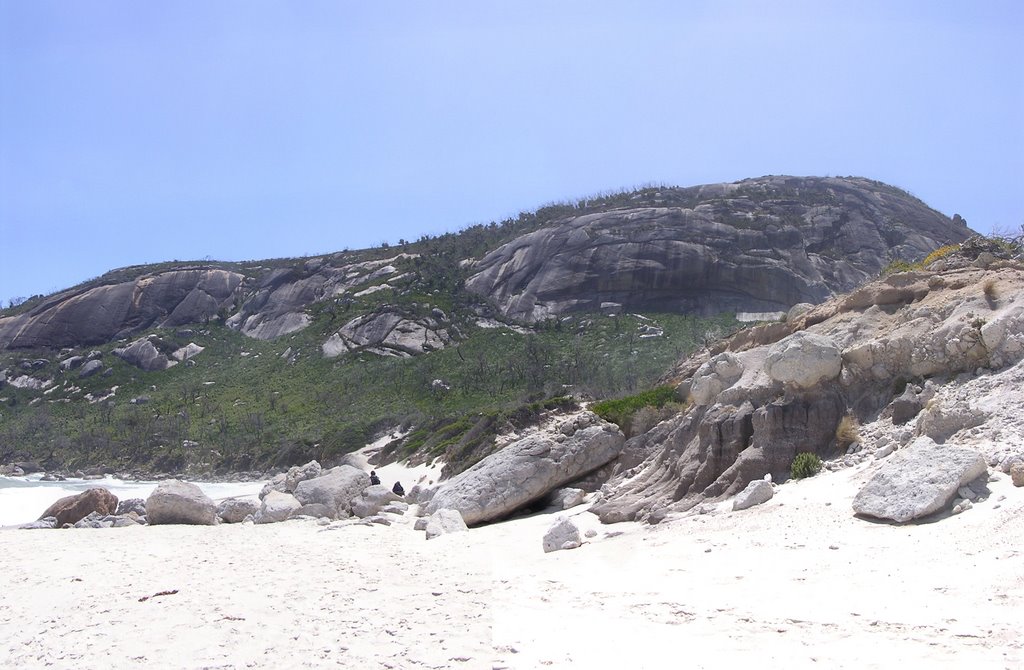 Little Oberon Bay by Andrew Stobie