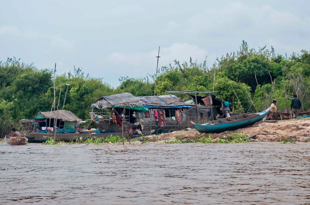 Tonle Sap Lake, Cambodia. by Alexandr Maximov