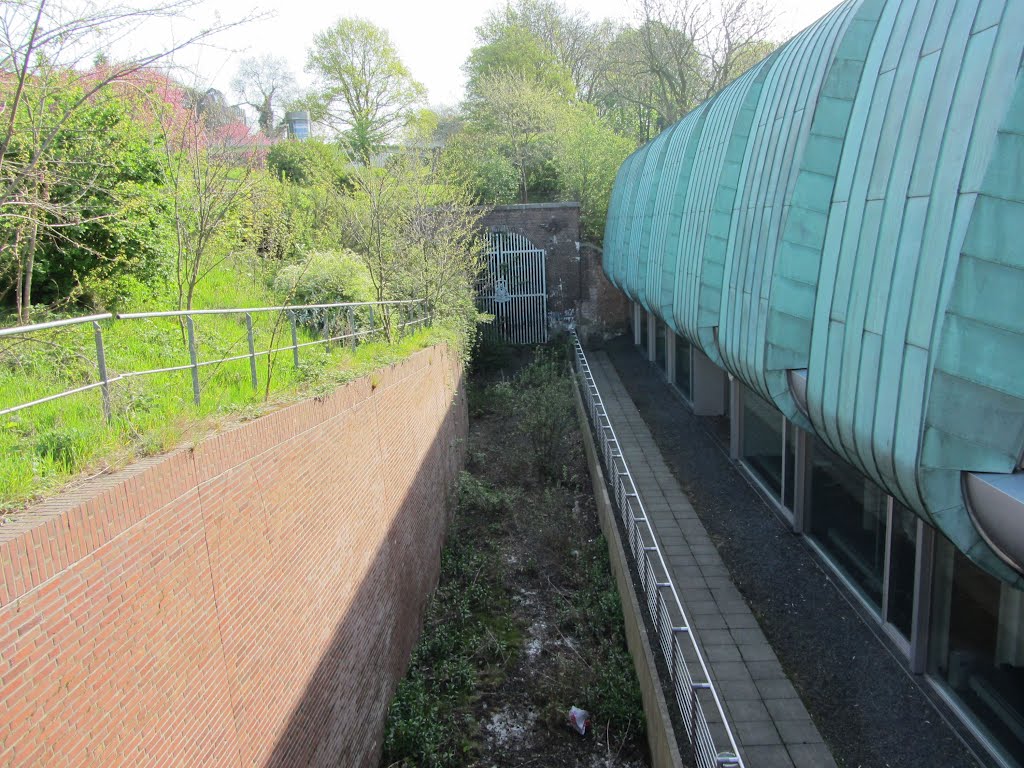 Hamburg / Südportal des Schellfischtunnels by Dieter Kiefer