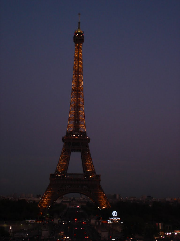 Torre Eiffel by Carlos Vieira