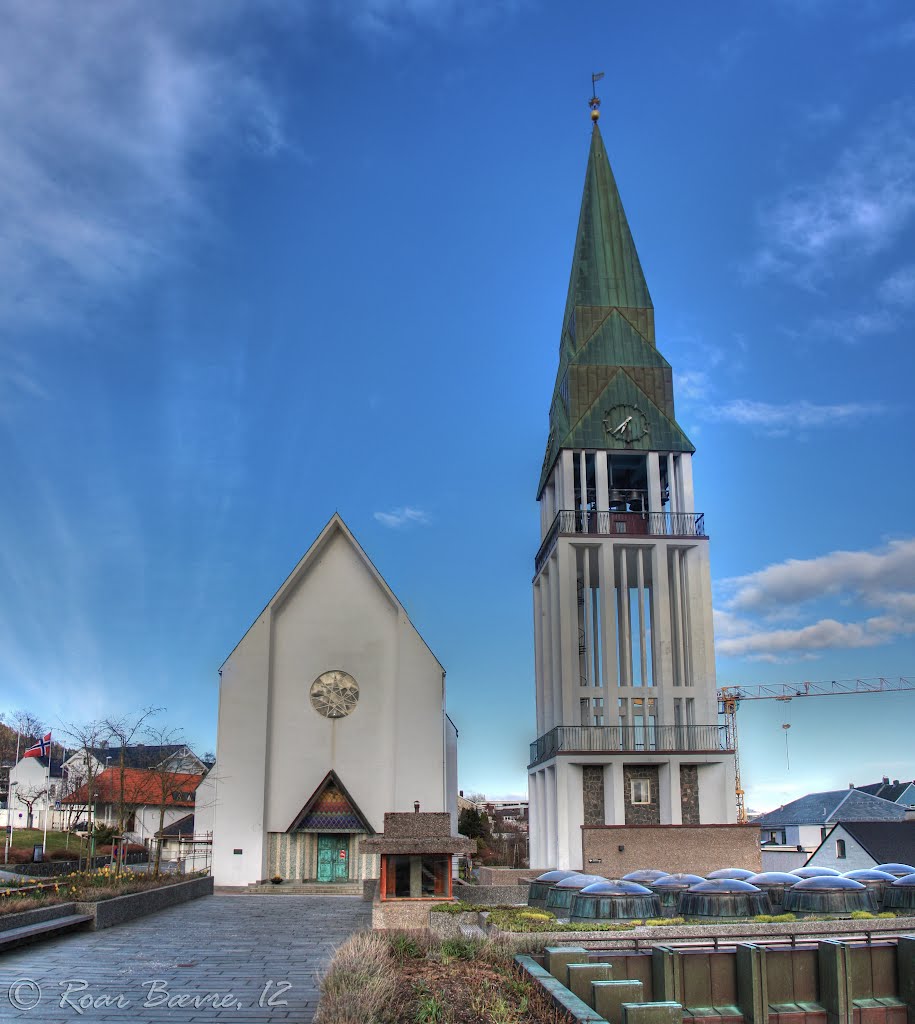 Molde domkirke by RoarX