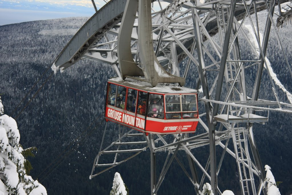 Grouse Mountain Gondola by agshdyrhf