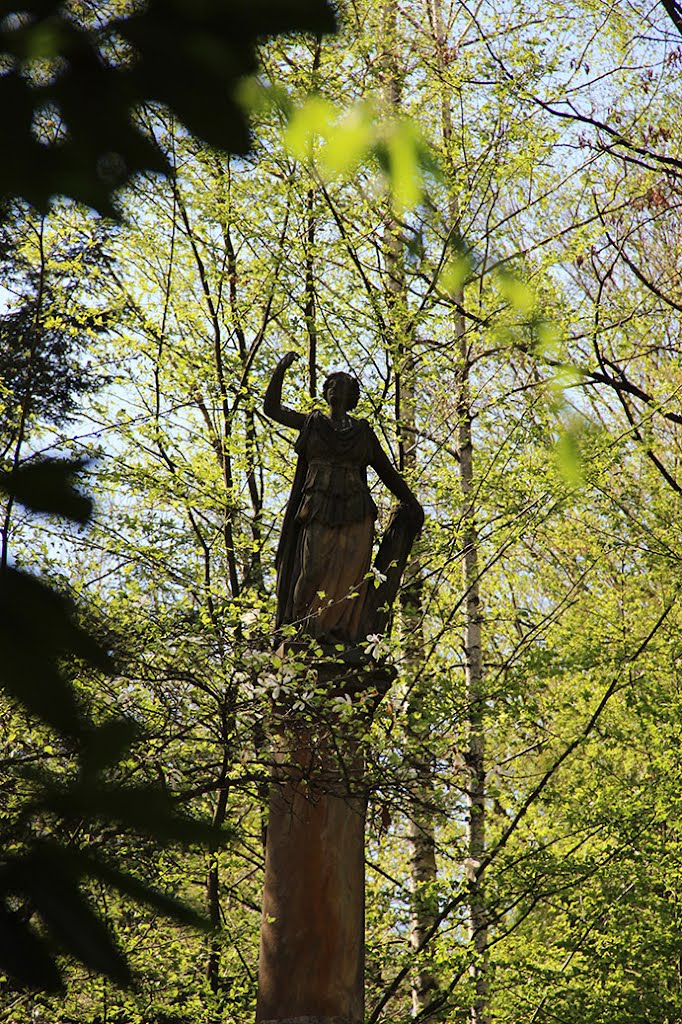 Statue - Schloss Fantaisie by ISOone photography