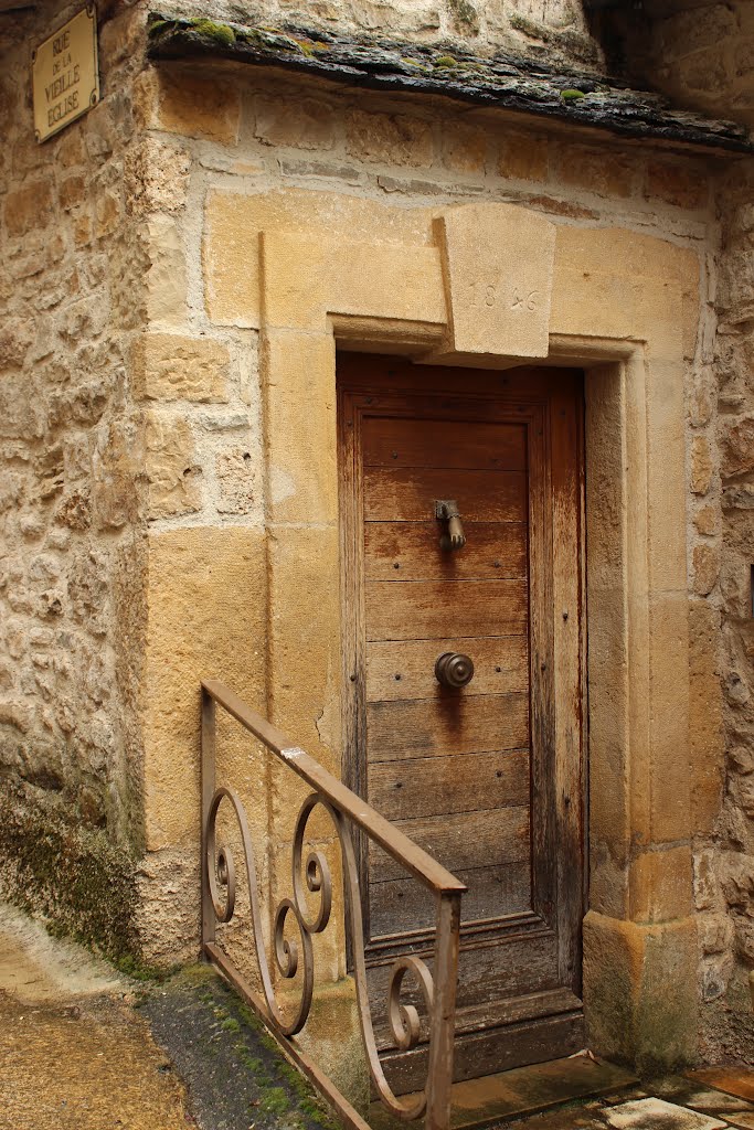 Porte rue de la veille église by pcthomasse