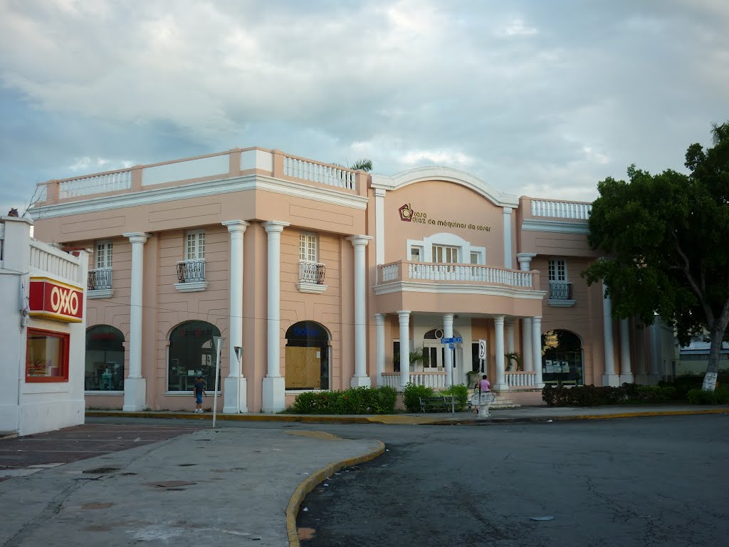 Edificio “Casa Díaz De Máquinas De Coser” by Harry Alberto Moreno…