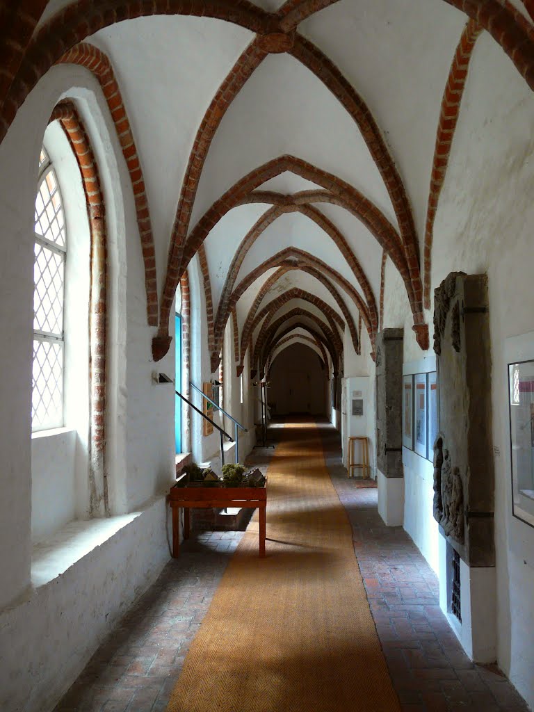 Germany_Brandenburg Country_Zehdenick_Cistercian Nuns Abbey_cloister_P1240619.JPG by George Charleston