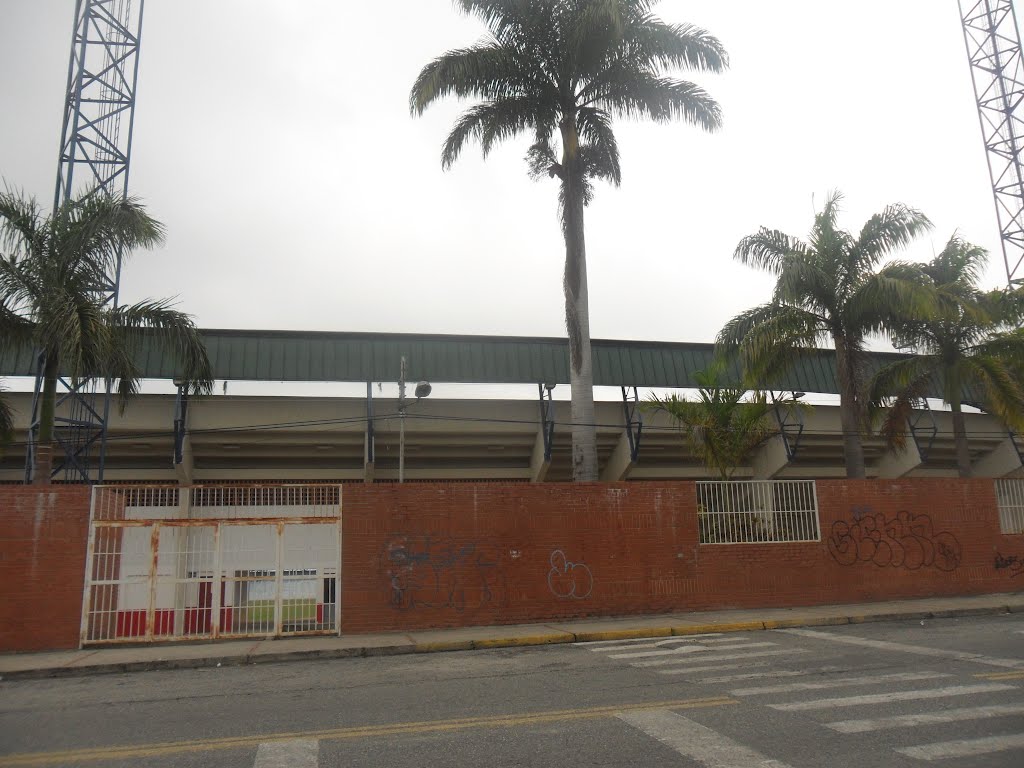 ESTADIO DE BEISBOL LIBERTADOR by LUIS A VARELA