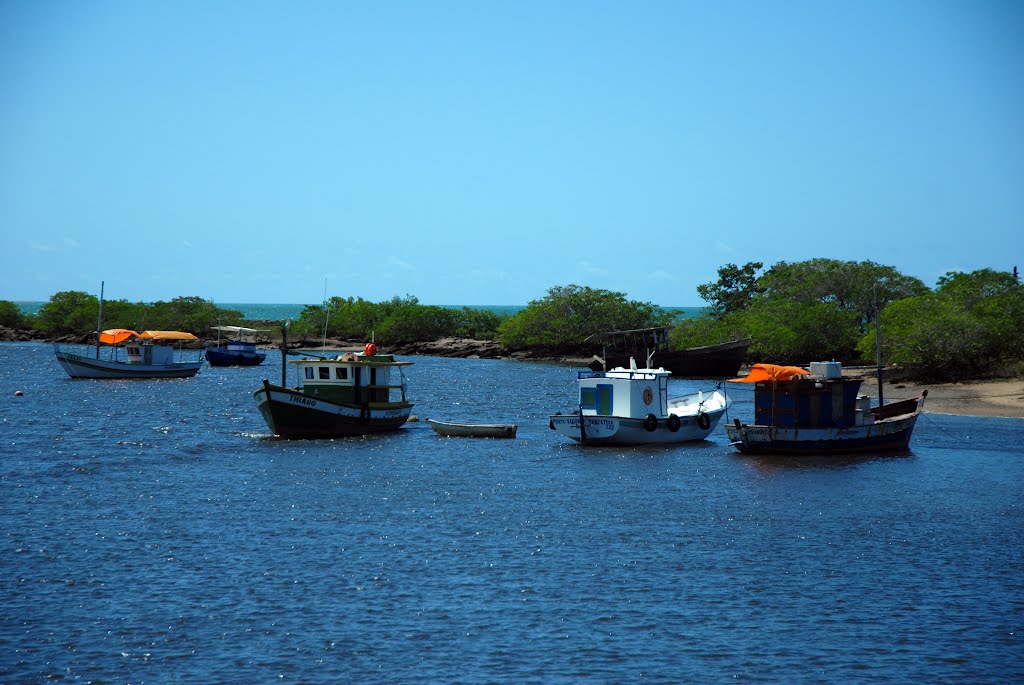 Embarcações em Santa Cruz Cabrália by Kelly Vezzoli