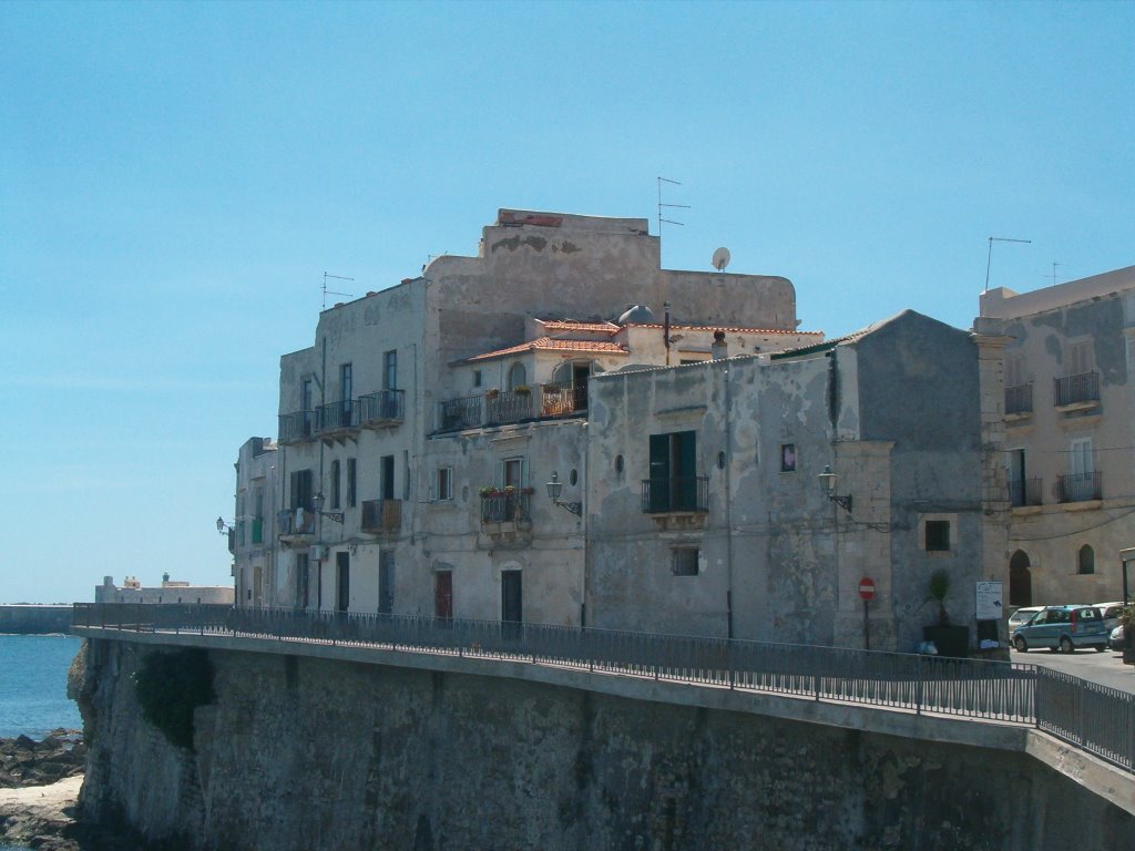 Via dei Tolomei in Siracusa by The_Killer89