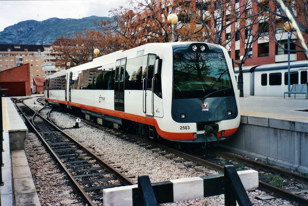 TREN MAN 2503 EN DENIA by pintatrenes