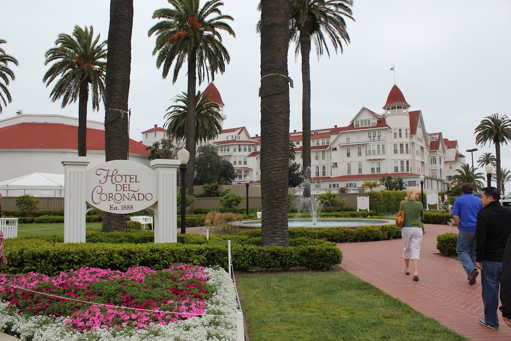 Hotel del Coronado by Liang Xiao