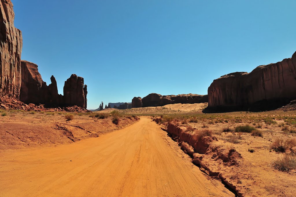 Navajo County, AZ, USA by Machmut Mofidi