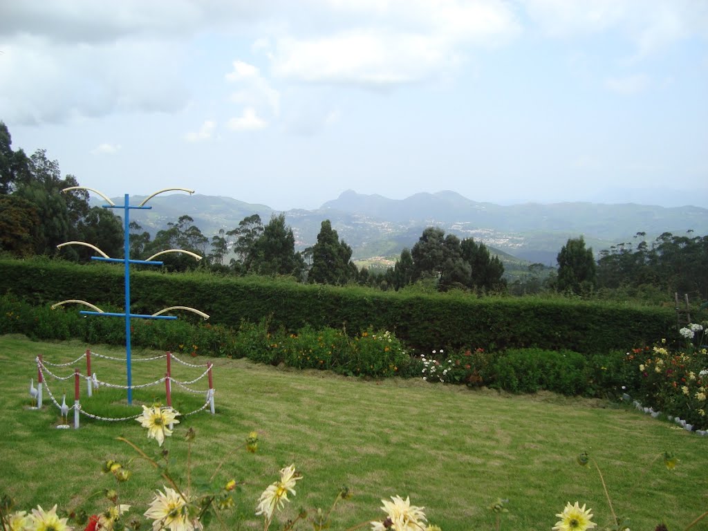 Dodda Betta Peak, Ooty by Jaseem Hamza