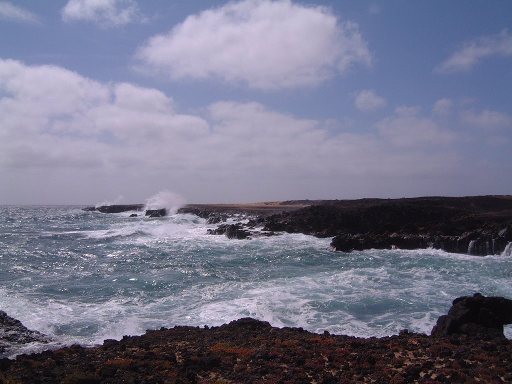 Wellen vor Lanzarote by meister888