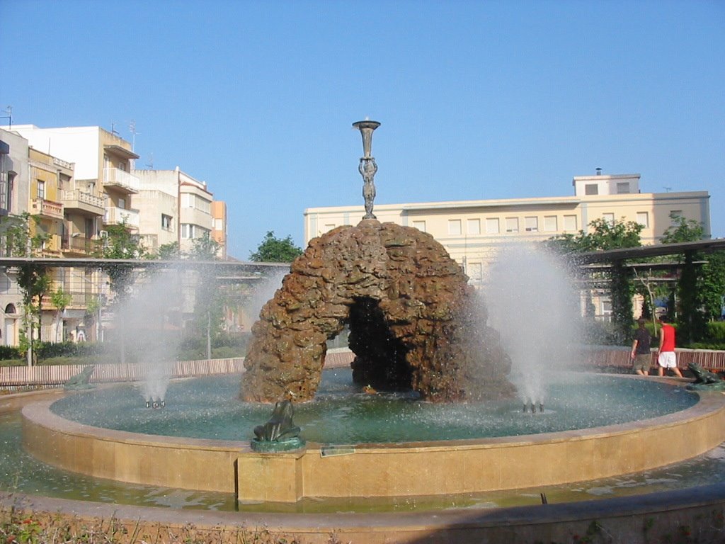 Detalle de la Fuente by Santos Fernández